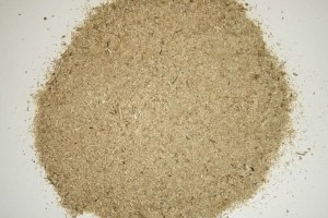 装修剩下的锯末老婆给收了起来,种花时派上了大用场