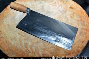 它是厨房最脏的工具你还在上面放食物怪不得爱生病