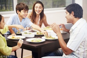 想要皮肤白嫩不必揪着猪蹄不放这4类高蛋白质食物也可进食
