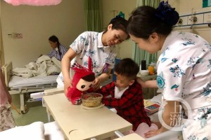暖病房里悄悄出现隐藏菜单护士为8岁女孩开小灶