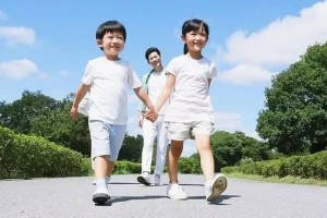 教你一招让孩子出去玩能获得10倍的视野