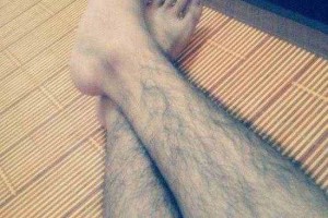 腿毛旺盛和腿毛很少的男人有什么不同专家这回都说清楚了