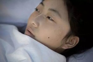23岁女孩肠癌晚期这种东西脏死了总吃肠子受不了管住嘴