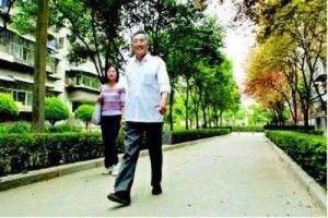 中老年人坚持走路可以帮你走掉这4个问题不是在跟你开玩笑