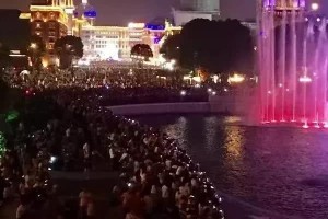 江阴飞马水城景区内孕妇突然晕倒幸亏有他们