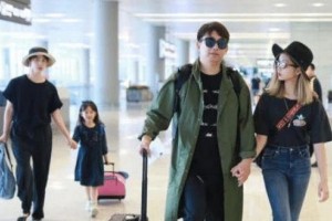 黄磊全家出动多多黄发配大红唇打扮似网红网友压根认不出