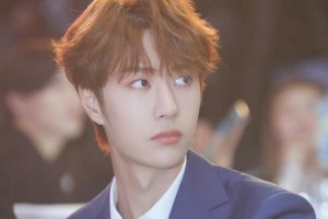 王一博究竟染过什么发最夸张是野蛮红被迷上是星空黑