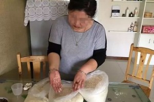 你每天吃的竟是塑料大米捏不烂的大米引恐慌真相终于来了