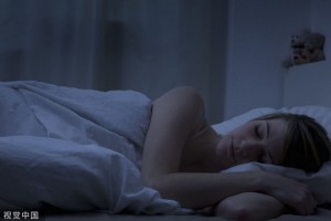 率直告知你睡前有这5个行为的人可能会衰老得更快