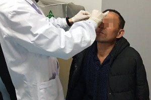 男人遭切割机反弹切伤眼睛幸得医师救治留住光亮