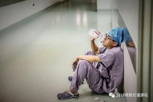 小龙虾加人工智能=手术机器人