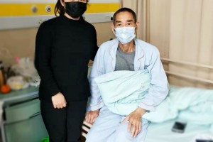 两个90后女儿争相为父亲捐肝咱们的生命都是您给的