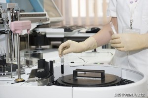 爸爸我恨你8岁女孩肺癌晚期凶手竟是亲生父亲