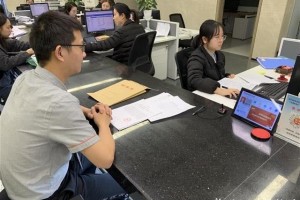 只需提交承诺书就可办证江汉区第一家免检餐饮企业获批阅