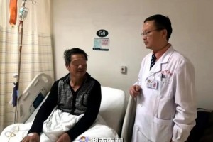 男人长了个紫色舌头巨型肿物阻塞食道医师用尼龙绳除肿瘤