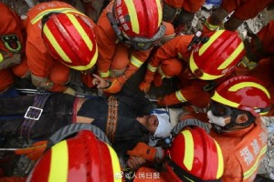 高楼崩塌事端时怎么自救保命