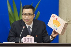 广州送阻隔人员暖心包免洗手抗菌凝胶口罩防疫香囊等