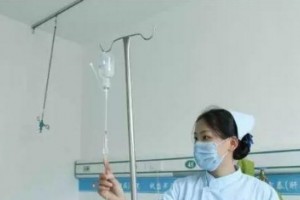 心脏造影会导致肾病引起肾功能衰竭多喝水多输液防备肾衰
